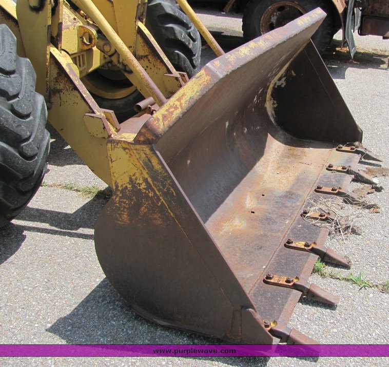 image for item 6070 Caterpillar 910 wheel loader