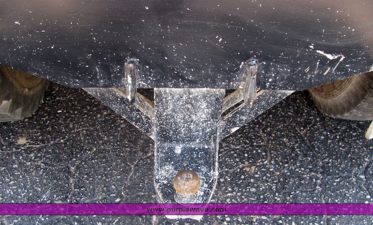 image for item 6106 1983 Ford F700 dump truck