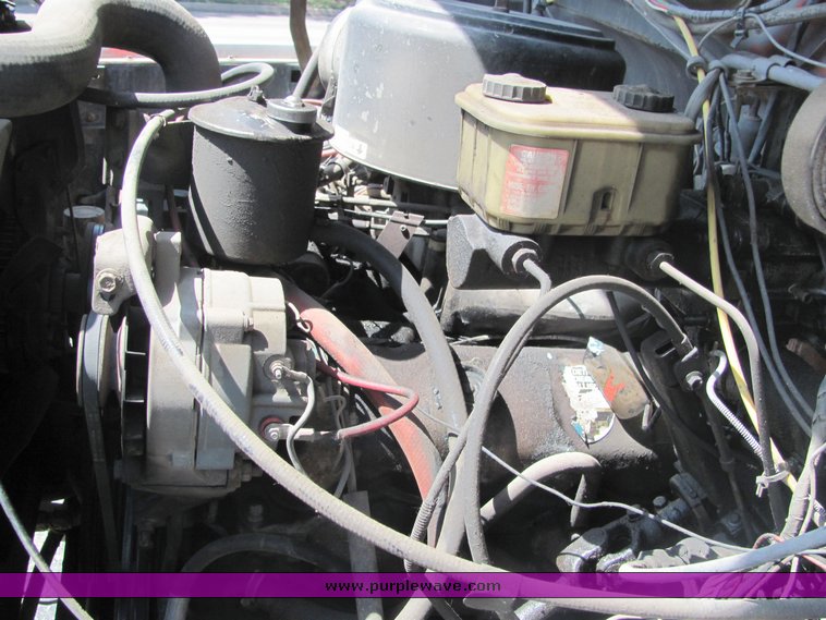 image for item 6106 1983 Ford F700 dump truck