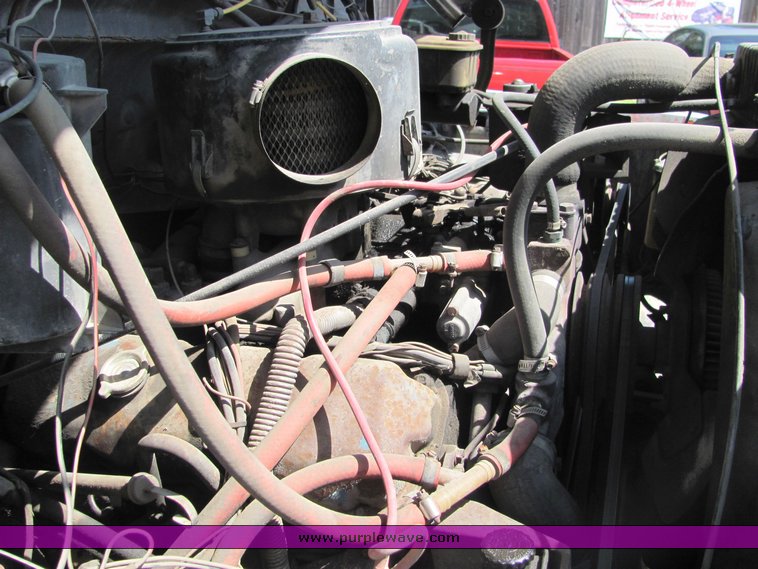 image for item 6106 1983 Ford F700 dump truck