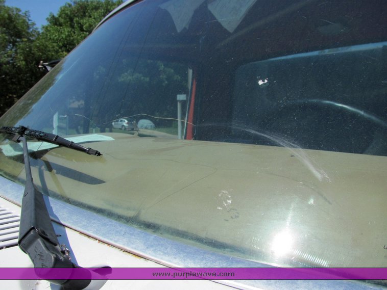 image for item 6106 1983 Ford F700 dump truck