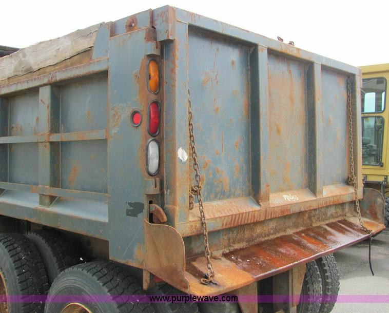 image for item 6121 2003 Peterbilt Conventional 330 tandem axle dump truck