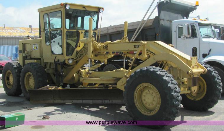 image for item 6122 1990 Caterpillar 120G articulated motor grader