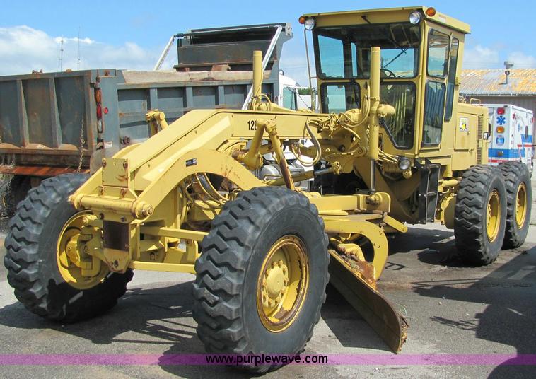 image for item 6122 1990 Caterpillar 120G articulated motor grader