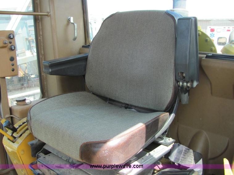 image for item 6122 1990 Caterpillar 120G articulated motor grader