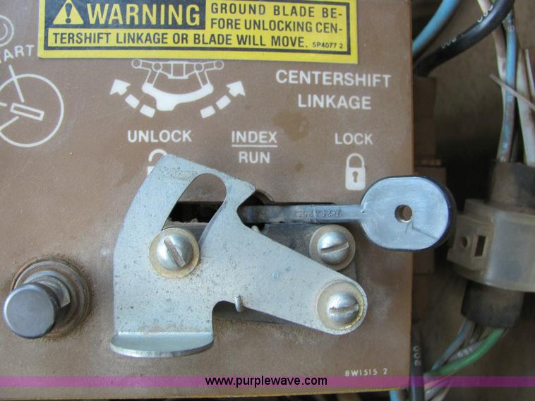 image for item 6122 1990 Caterpillar 120G articulated motor grader