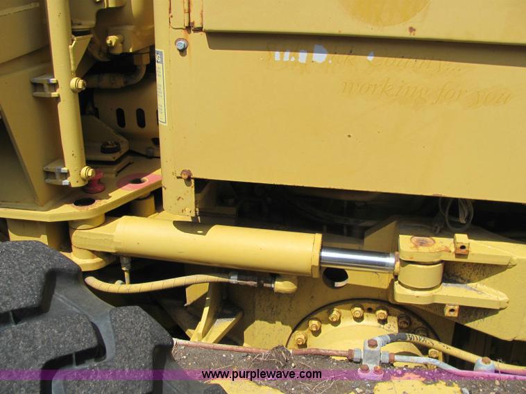image for item 6122 1990 Caterpillar 120G articulated motor grader
