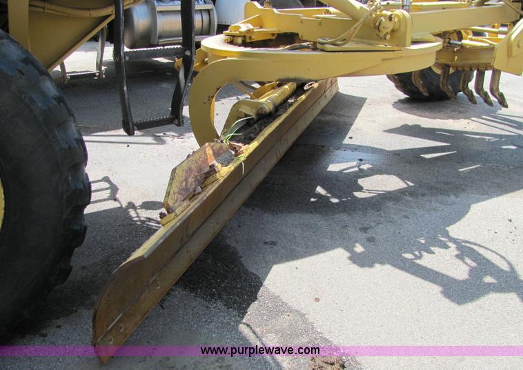 image for item 6122 1990 Caterpillar 120G articulated motor grader