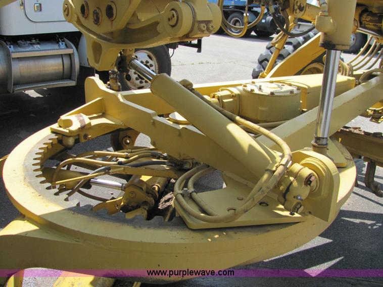 image for item 6122 1990 Caterpillar 120G articulated motor grader