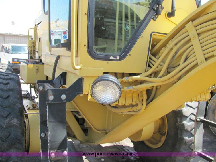 image for item 6122 1990 Caterpillar 120G articulated motor grader