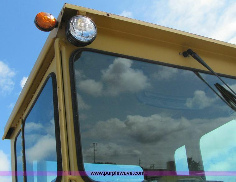 image for item 6122 1990 Caterpillar 120G articulated motor grader