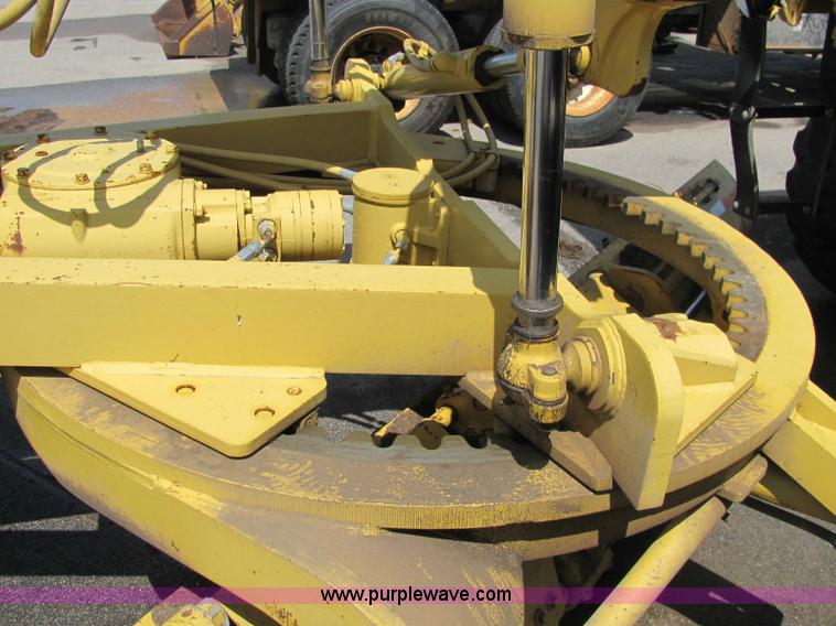 image for item 6122 1990 Caterpillar 120G articulated motor grader