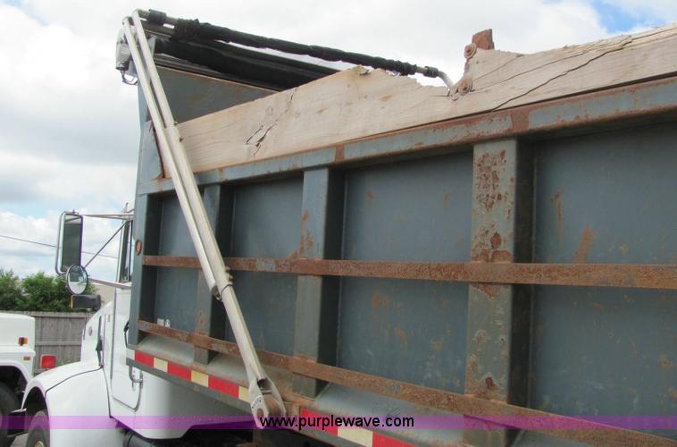 image for item 6123 2003 Peterbilt Conventional 330 tandem axle dump truck