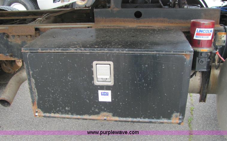 image for item 6123 2003 Peterbilt Conventional 330 tandem axle dump truck