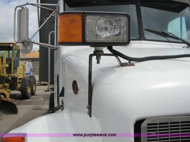 image for item 6123 2003 Peterbilt Conventional 330 tandem axle dump truck