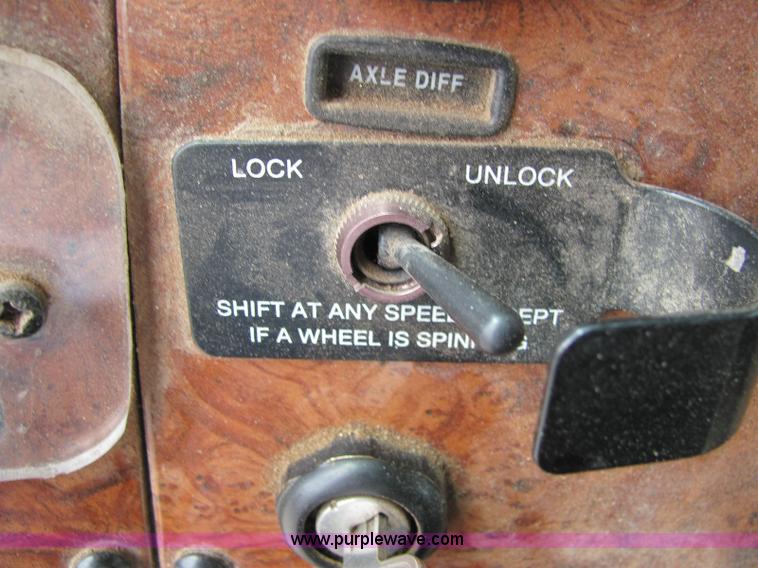 image for item 6123 2003 Peterbilt Conventional 330 tandem axle dump truck