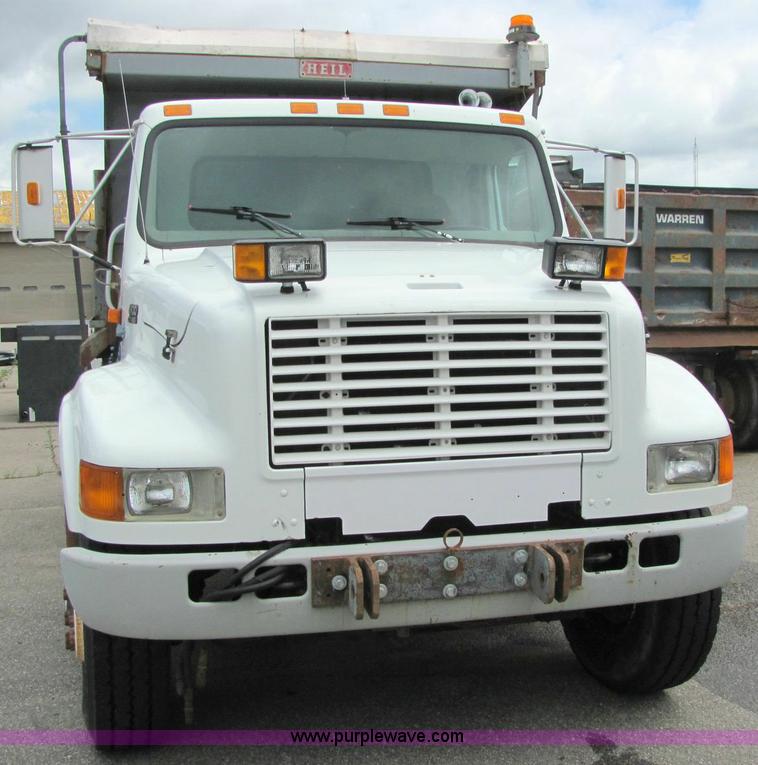 image for item 6124 1999 International Series 4900 single axle dump truck