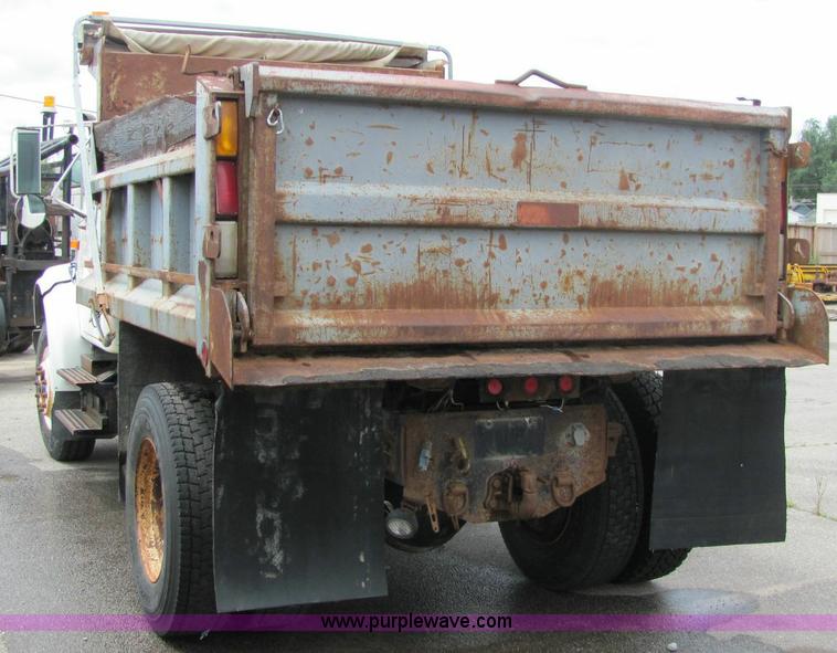image for item 6124 1999 International Series 4900 single axle dump truck