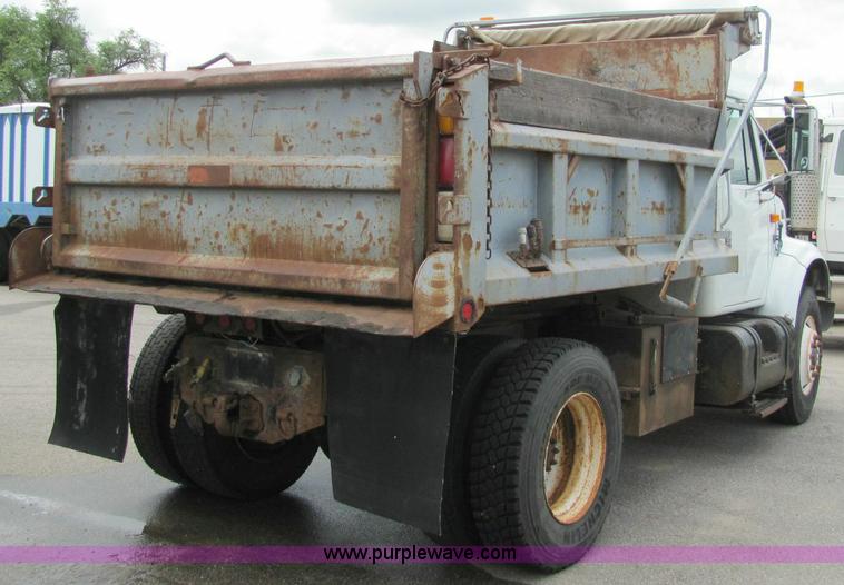 image for item 6124 1999 International Series 4900 single axle dump truck