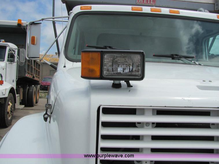 image for item 6124 1999 International Series 4900 single axle dump truck