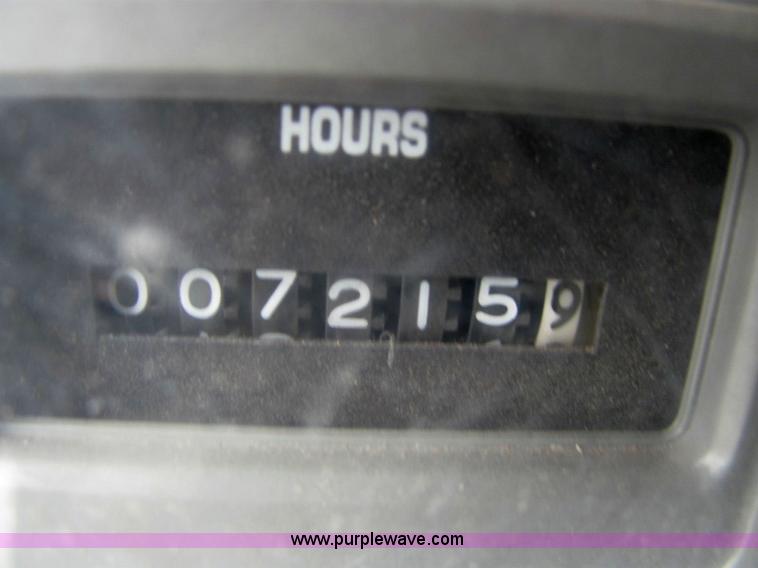 image for item 6124 1999 International Series 4900 single axle dump truck