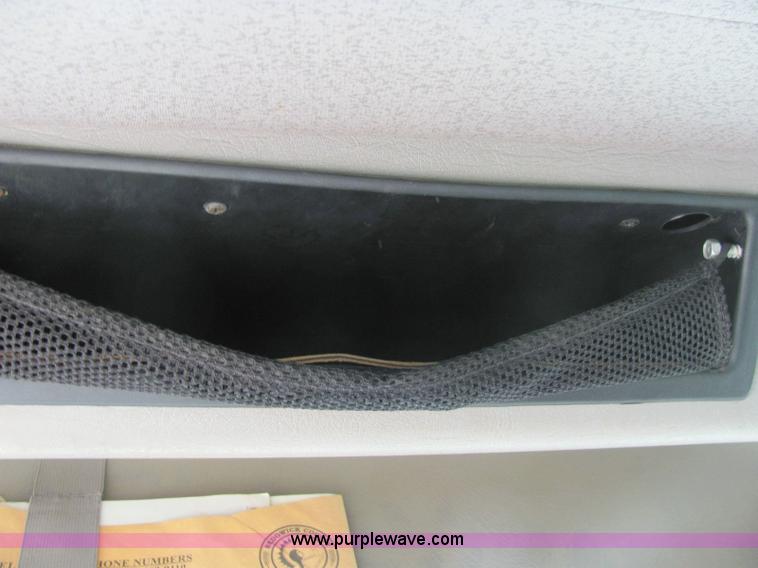 image for item 6124 1999 International Series 4900 single axle dump truck