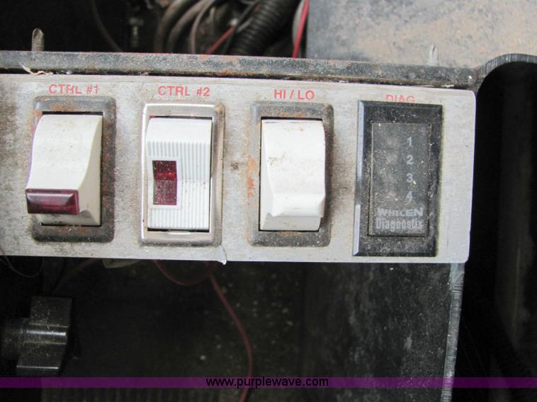 image for item 6124 1999 International Series 4900 single axle dump truck