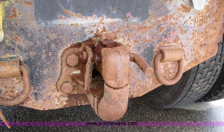 image for item 6124 1999 International Series 4900 single axle dump truck