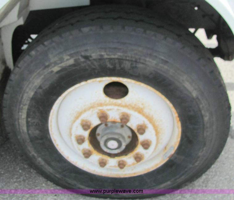 image for item 6124 1999 International Series 4900 single axle dump truck