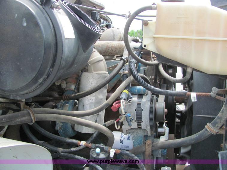 image for item 6124 1999 International Series 4900 single axle dump truck