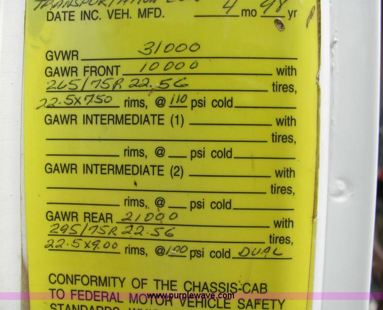 image for item 6124 1999 International Series 4900 single axle dump truck