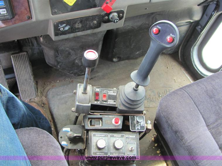 image for item 6171 2001 Peterbilt Conventional 330 tandem axle dump truck