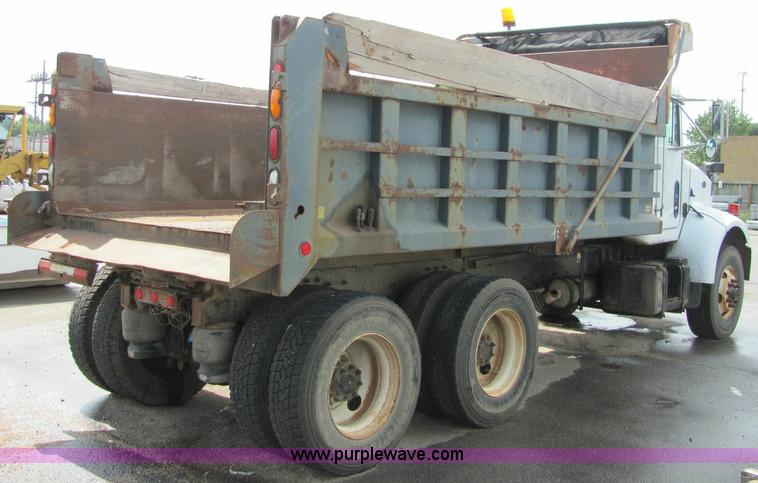 image for item 6172 2002 Peterbilt Conventional 330 tandem axle dump truck