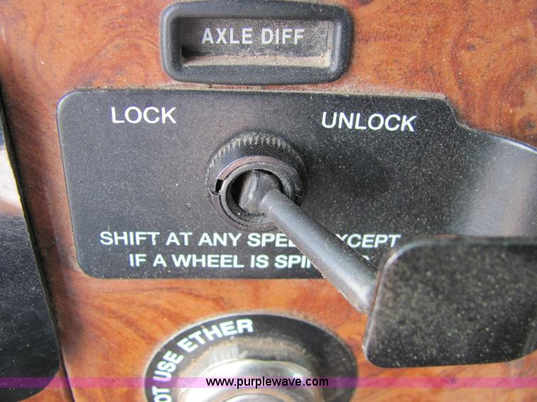 image for item 6172 2002 Peterbilt Conventional 330 tandem axle dump truck