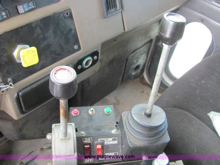 image for item 6172 2002 Peterbilt Conventional 330 tandem axle dump truck