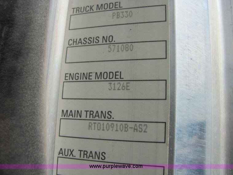 image for item 6172 2002 Peterbilt Conventional 330 tandem axle dump truck