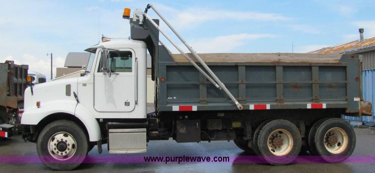 image for item 6173 2003 Peterbilt Conventional 330 tandem axle dump truck