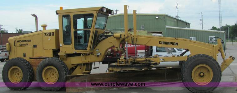 image for item 6176 1996 Champion 720A articulated motor grader