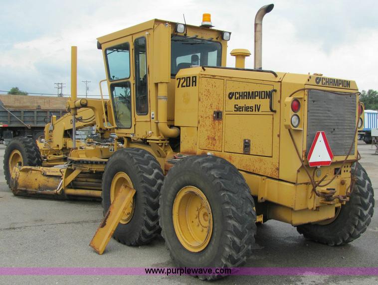 image for item 6176 1996 Champion 720A articulated motor grader