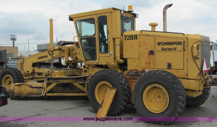 image for item 6176 1996 Champion 720A articulated motor grader
