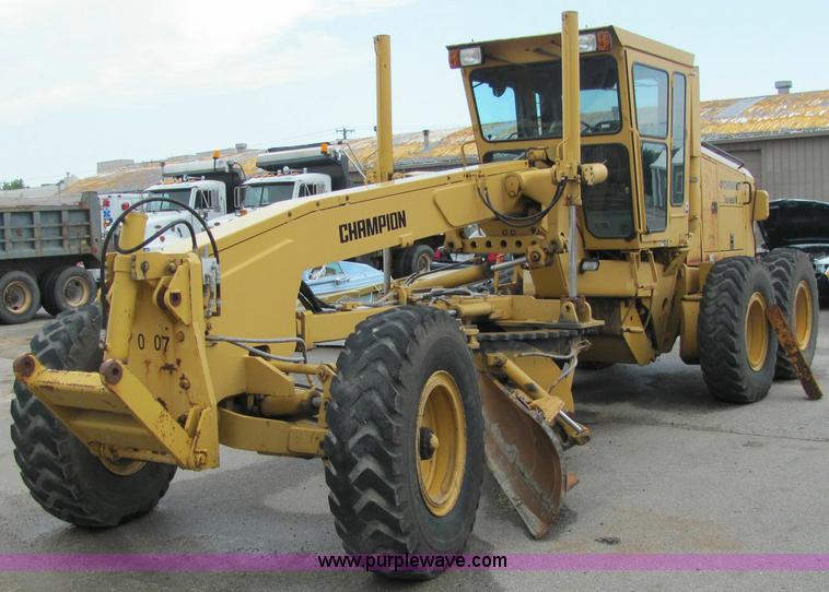 image for item 6176 1996 Champion 720A articulated motor grader