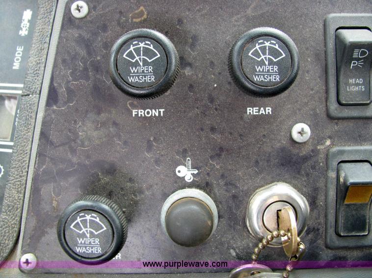 image for item 6176 1996 Champion 720A articulated motor grader