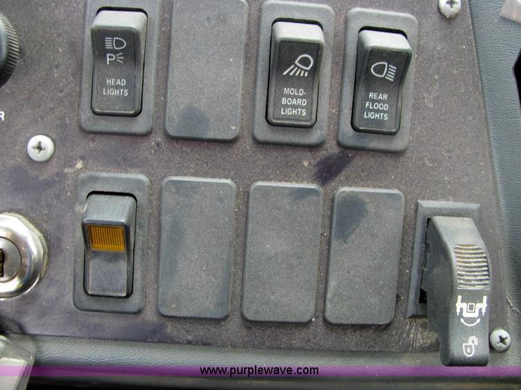 image for item 6176 1996 Champion 720A articulated motor grader