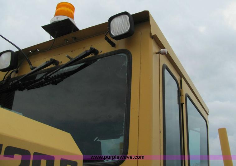 image for item 6176 1996 Champion 720A articulated motor grader