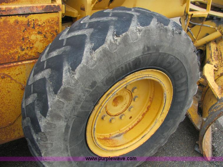 image for item 6176 1996 Champion 720A articulated motor grader