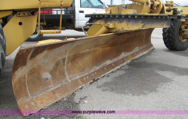 image for item 6176 1996 Champion 720A articulated motor grader