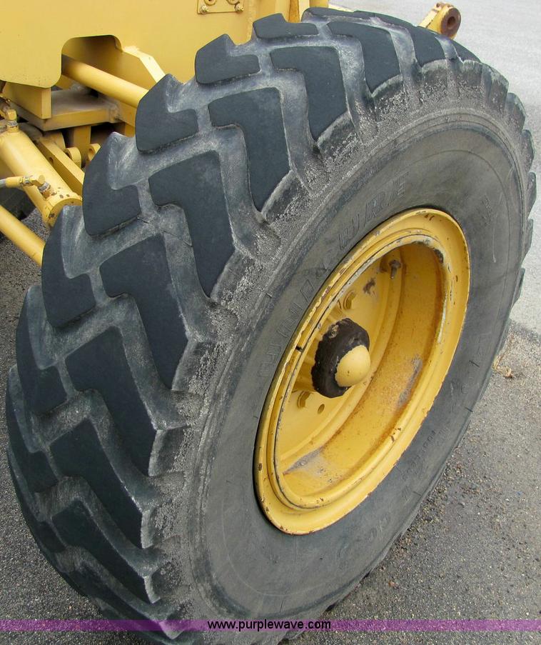 image for item 6176 1996 Champion 720A articulated motor grader