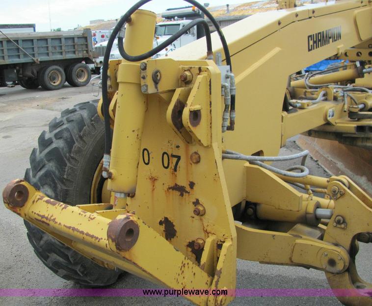 image for item 6176 1996 Champion 720A articulated motor grader