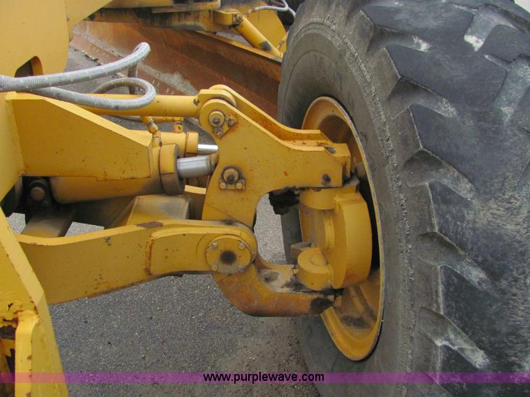 image for item 6176 1996 Champion 720A articulated motor grader