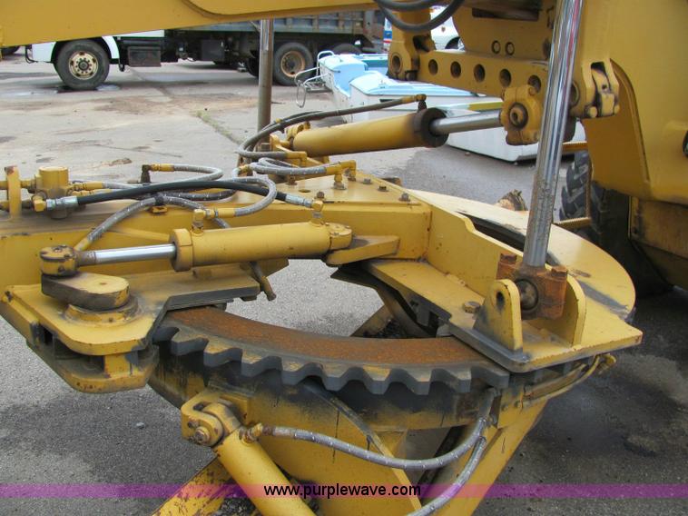 image for item 6176 1996 Champion 720A articulated motor grader